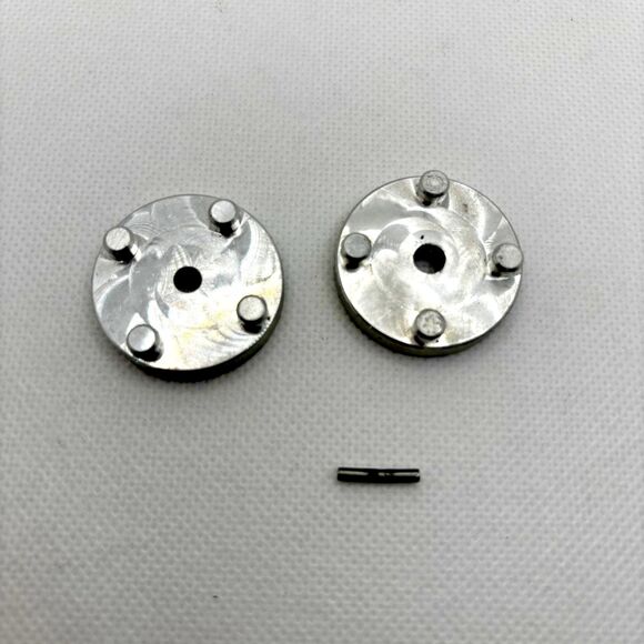Kyosho Bigbrute Aluminum Axel Hubs for Stock Axels with 1 Used Pin USED - Picture 2 of 2